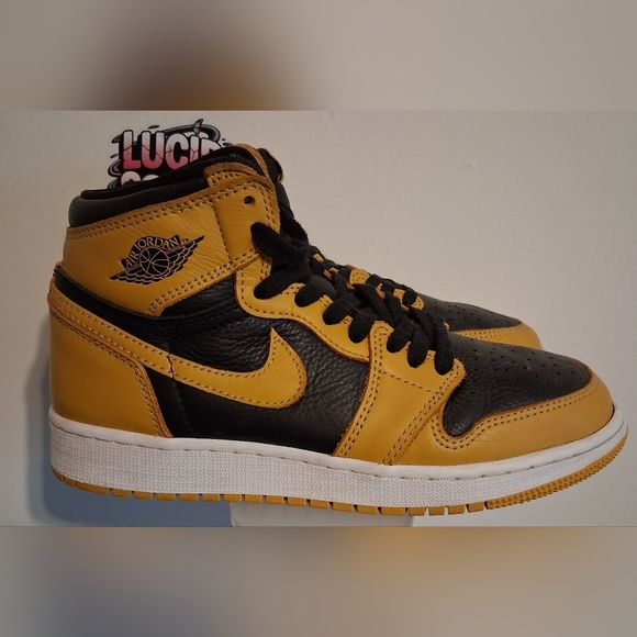 Nike Shoes - Jordan 1 Retro